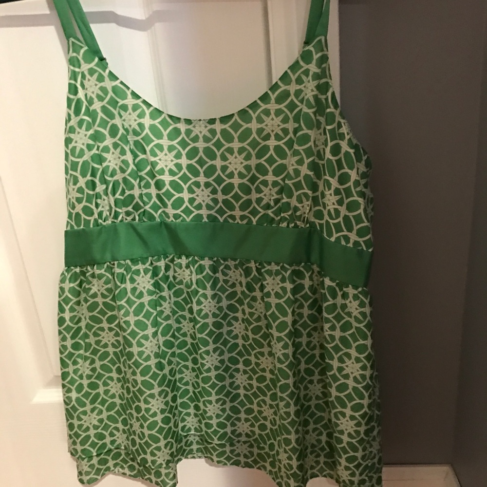 Vineyard vines top